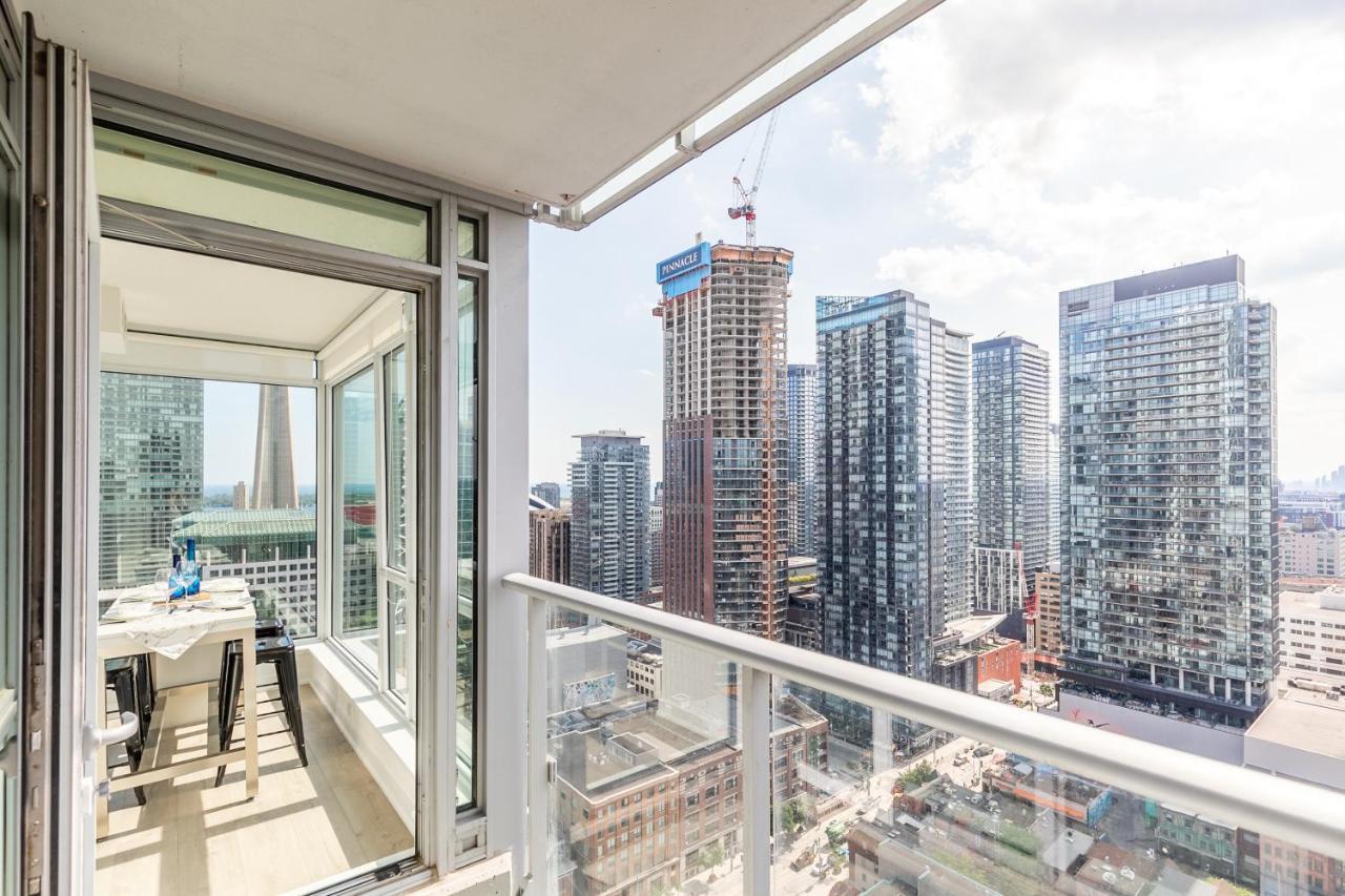 טורונטו Luxury 2 Bedroom In The Heart Of Entertainment District W/ Cn Tower View מראה חיצוני תמונה