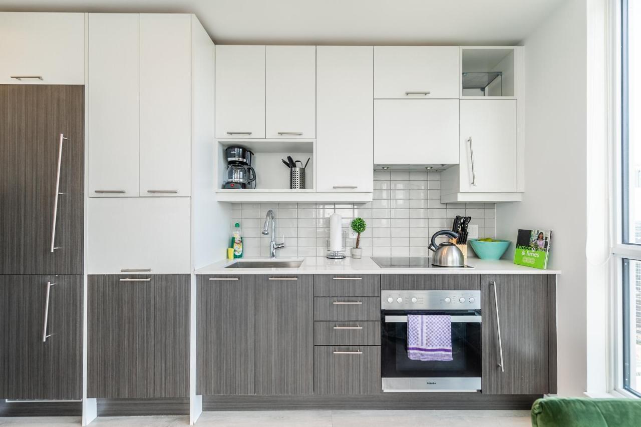 טורונטו Luxury 2 Bedroom In The Heart Of Entertainment District W/ Cn Tower View מראה חיצוני תמונה