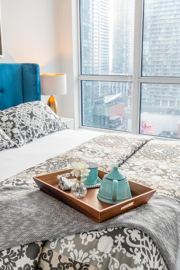 טורונטו Luxury 2 Bedroom In The Heart Of Entertainment District W/ Cn Tower View מראה חיצוני תמונה