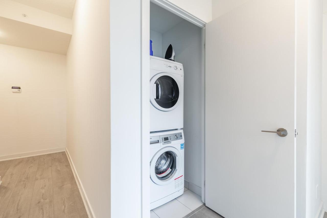 טורונטו Luxury 2 Bedroom In The Heart Of Entertainment District W/ Cn Tower View מראה חיצוני תמונה