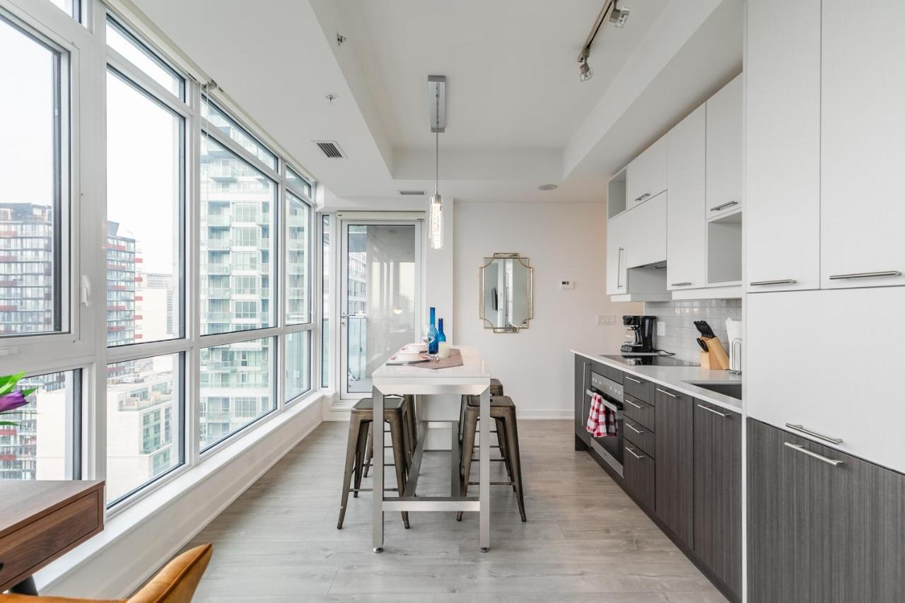 טורונטו Luxury 2 Bedroom In The Heart Of Entertainment District W/ Cn Tower View מראה חיצוני תמונה